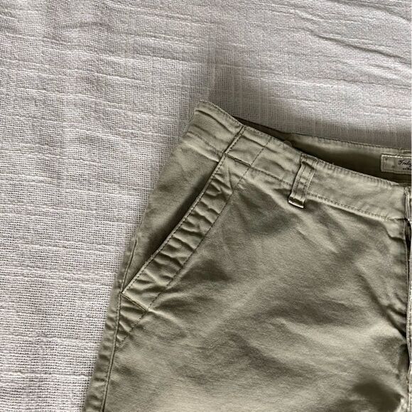 Indigo Palm Womans Sage Green Cotton Bermuda Shorts Gorpcore SZ 8 - Picture 5 of 14